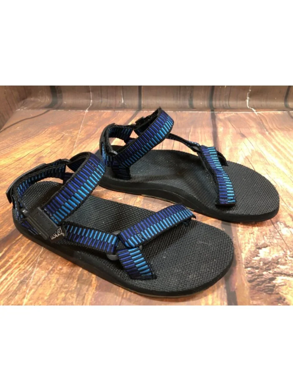 Teva Mens 10 Blue Stripe Sport Sandals Universal Hurricane